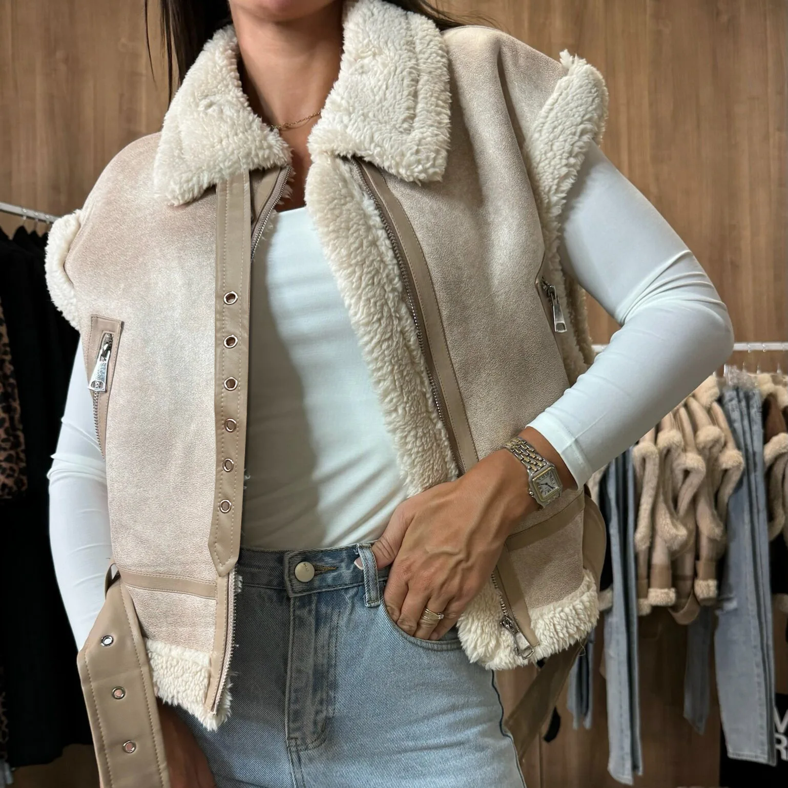 

Women Faux Fur Vests Coat Spliced Jacket Zipper Pocket Short Sleeve Turn Down Collar Loose Casual Office Lady 2025 Autumn Winter