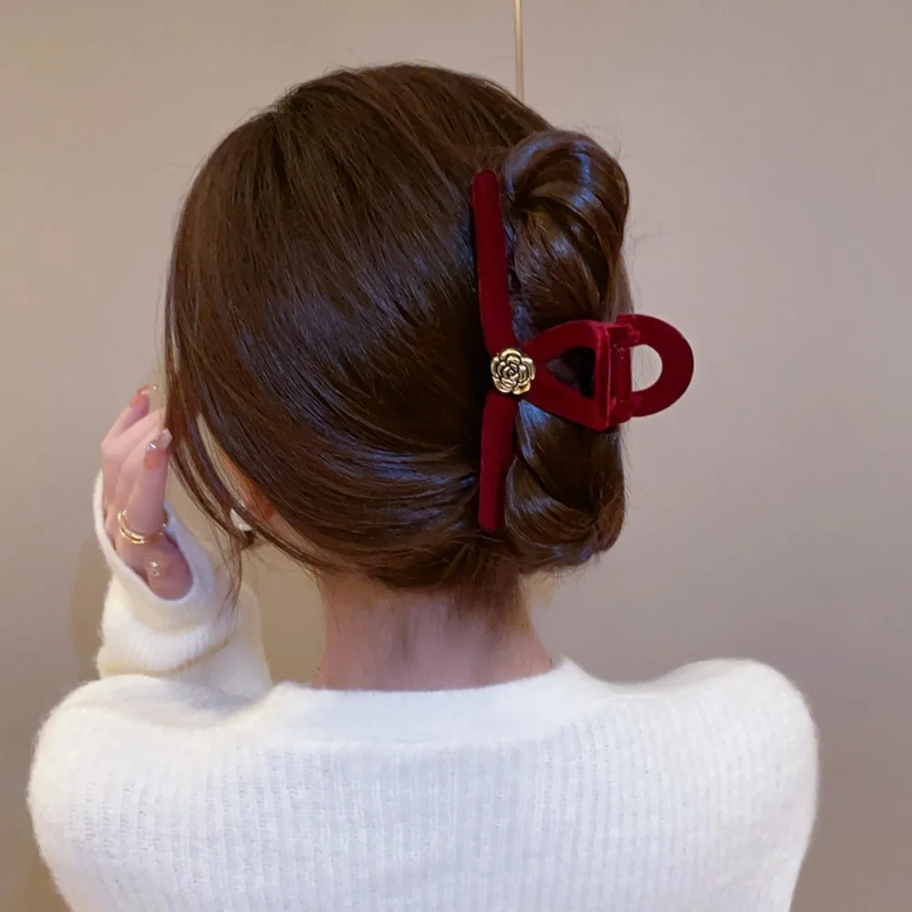 

Винтажные заколки для волос с цветочным узором для девочек, модные большие бархатные заколки для волос, заколки, головные уборы для женщин, аксессуары для волос, зажим в виде акулы Заколки