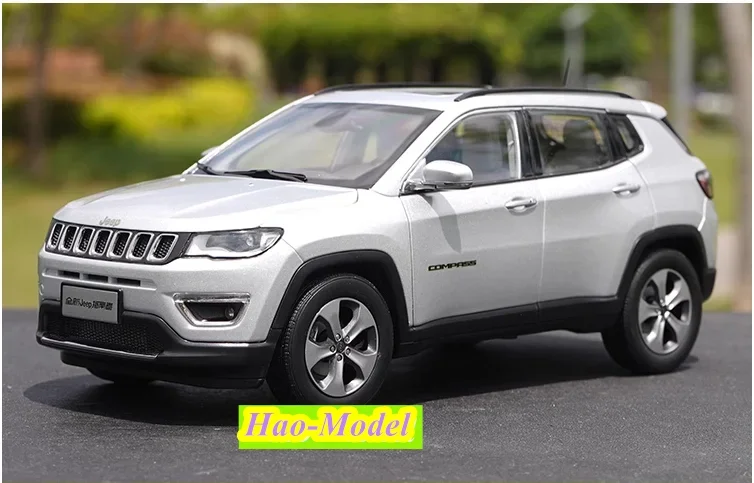 

Модель литая металлическая автомобиля 1:18 для GAC JEEP COMPASS, игрушки для мальчиков, подарки для детей, хобби, демонстрационные украшения, коллекция, серебро