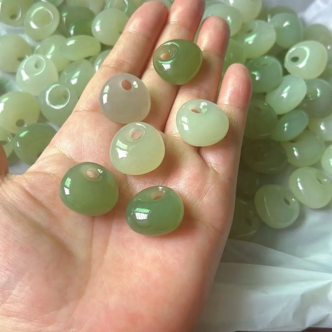 Natural Hetian jade lucky bag pendant, women's clear water jasper money bag pendant, lucky Nafu jade strap certificate