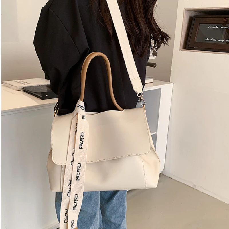 New Trend Versatile Tote Bag Simple and Fashionable Underarm Bag Niche Handheld Shoulder Handbag