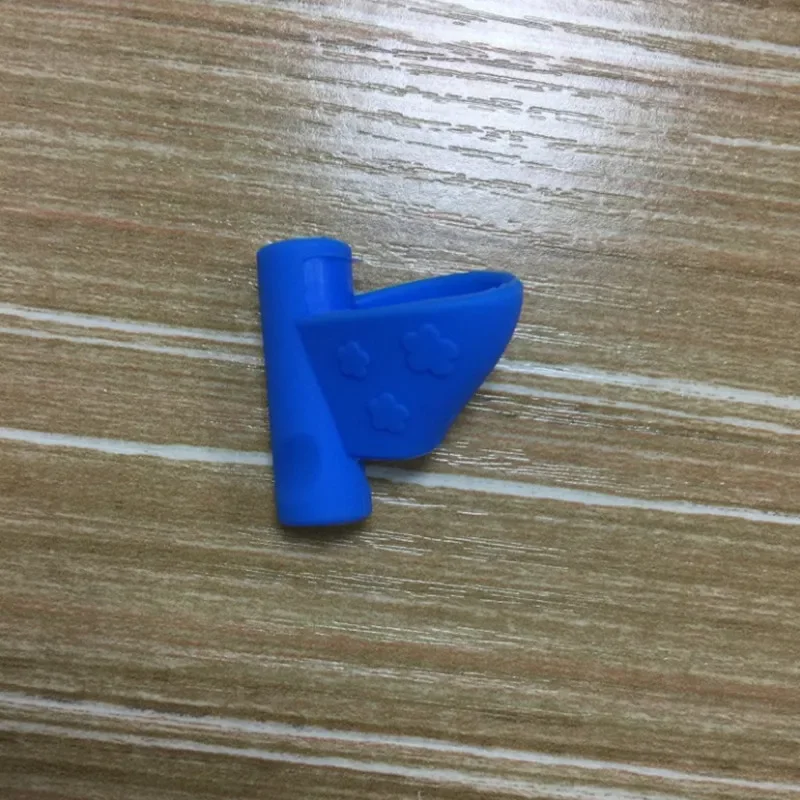 Pencils Handle Right Hand Helps Children Learn Holding Pen Writing Posture Correction Magic Fits Pencil Soft Color Random