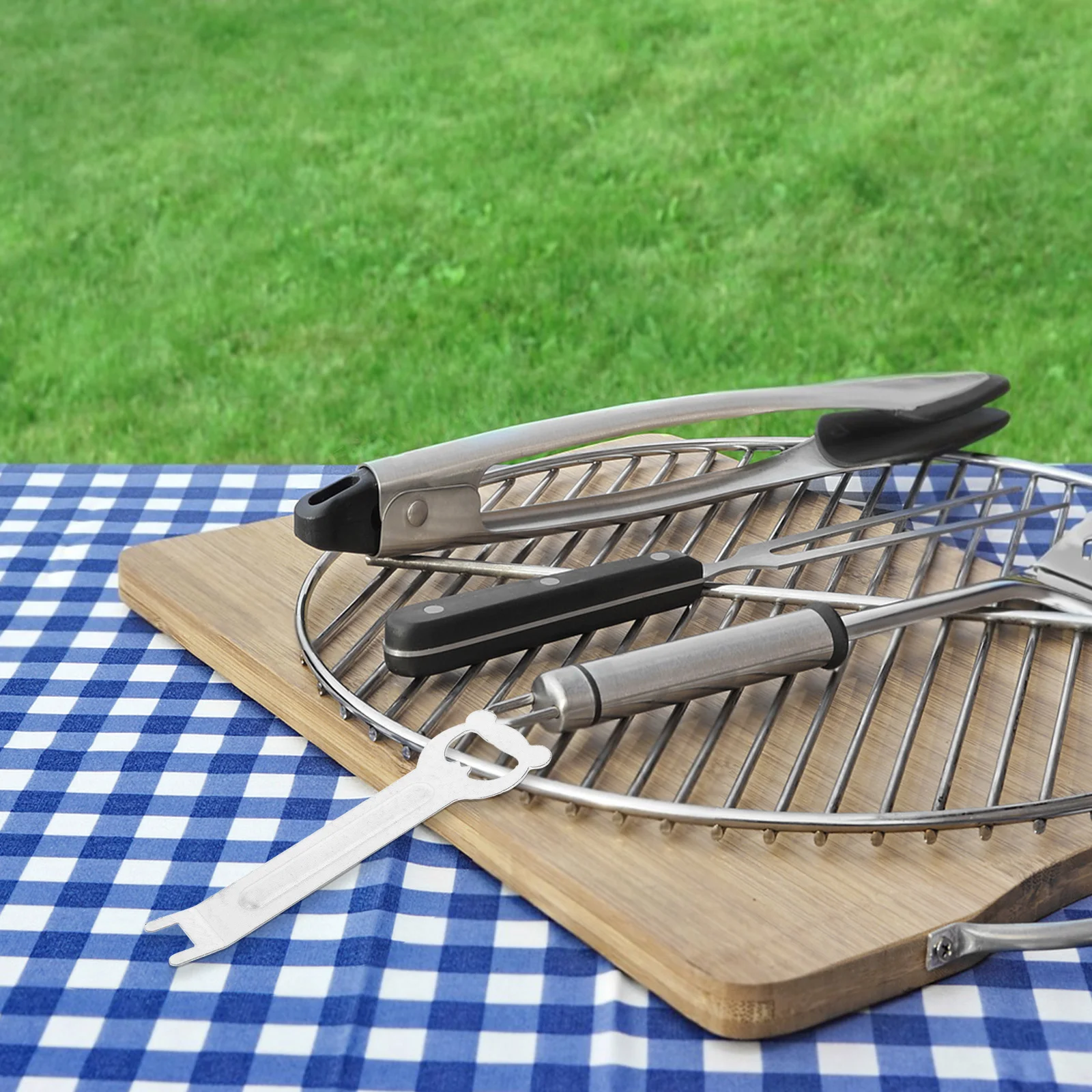 

4Pcs Bbq Plate Holder Stainless Steel Grill Lifter Ergonomic Design for Outdoor Picnics Barbecue Utensils Universal Fit Grilling