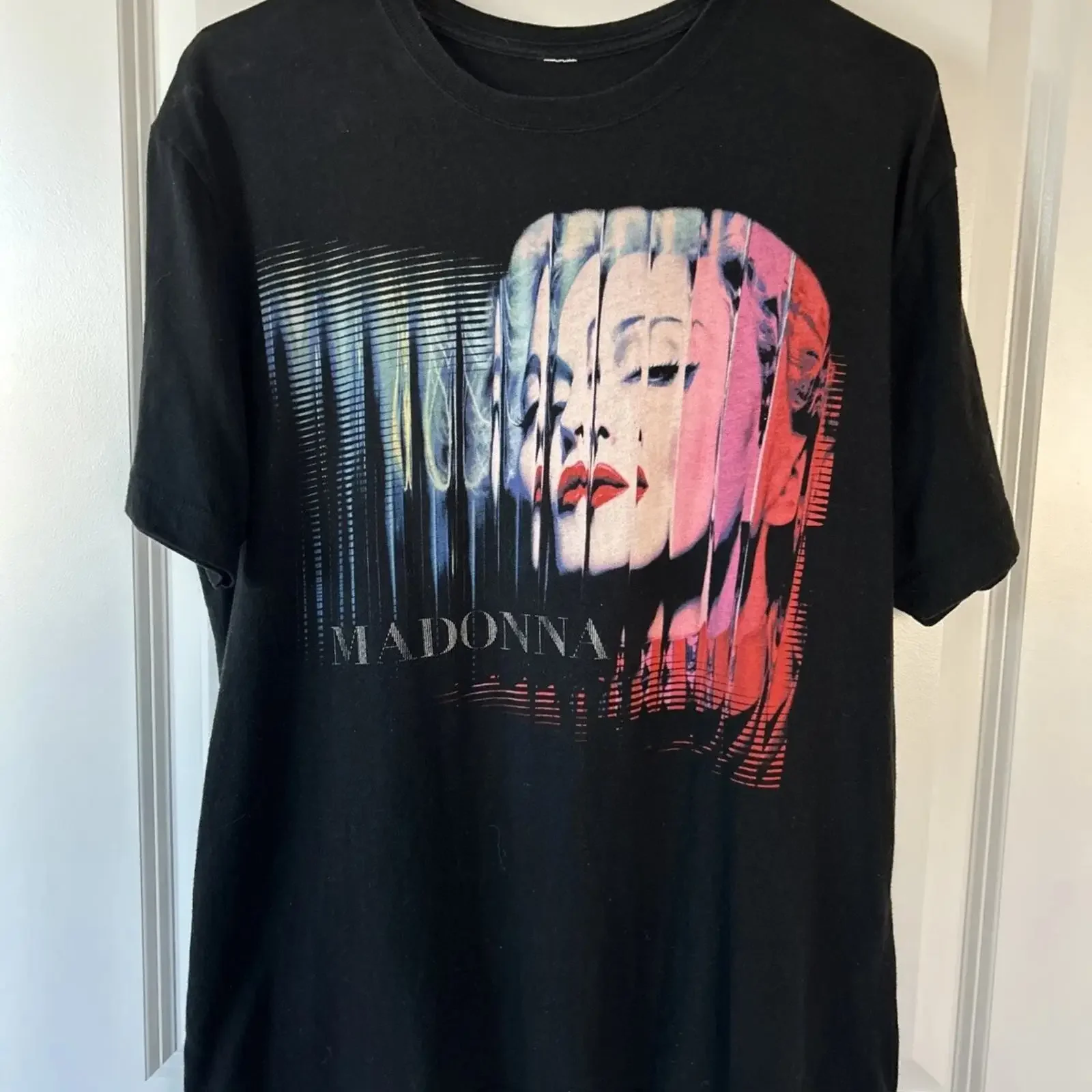 Madonna MDNA Tour Black Concert T shirt 2012 Large Pre Owned vintage Washed graphic Unisex Soft Stylish Versatile Breathable