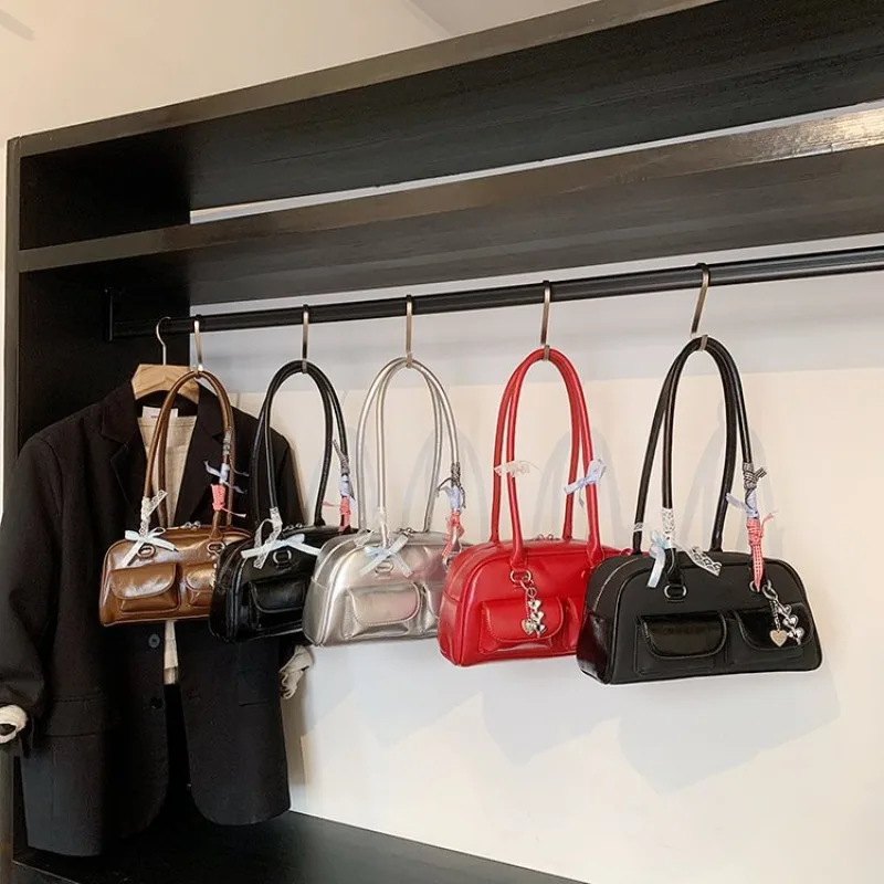 

Роскошная повседневная дизайнерская сумка для подгузников для женщин, модная кожаная сумка-тоут с большой вместимостью, элегантная сумка через плечо для дневного и ночного использования.