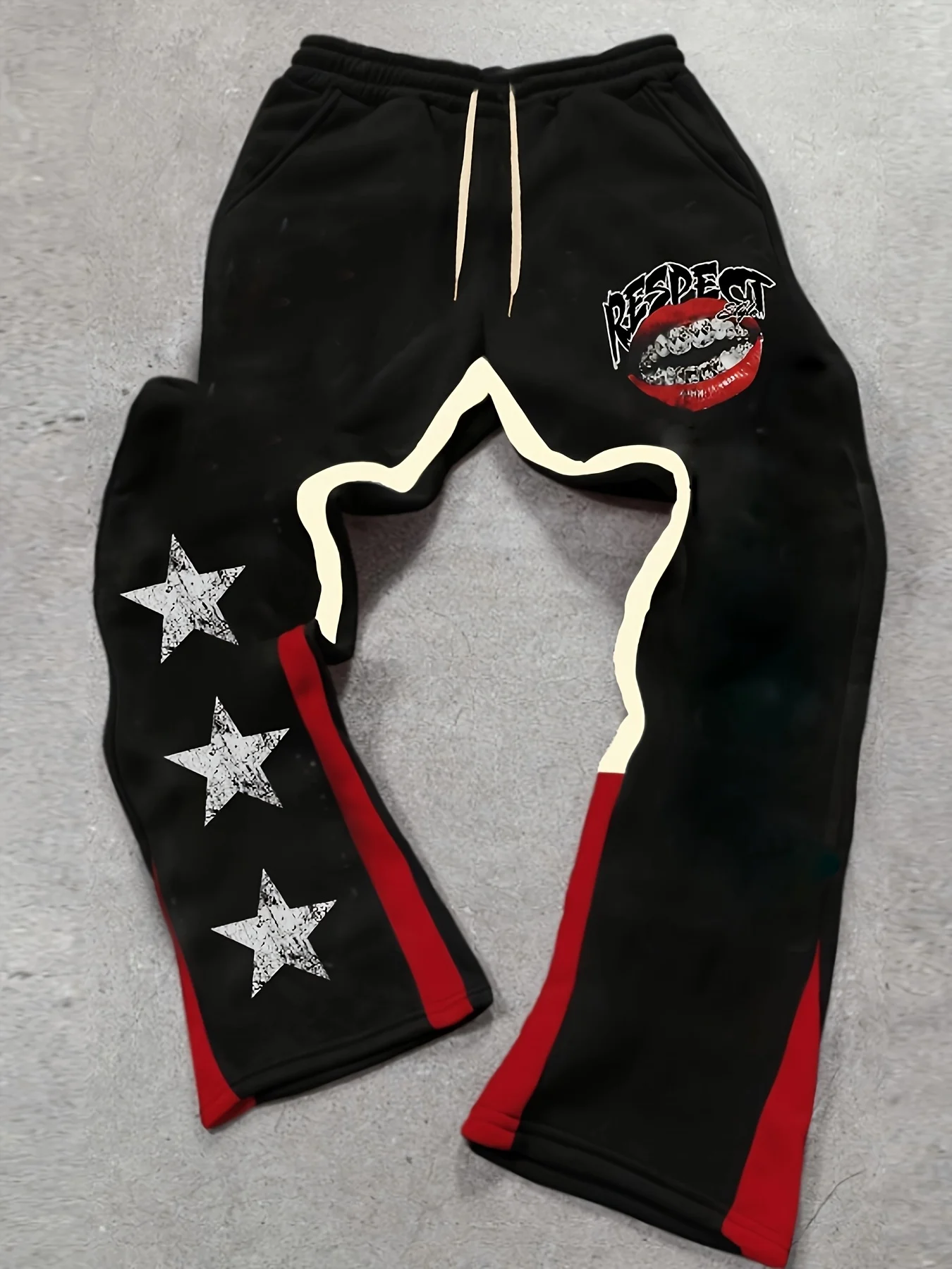 

Мужские повседневные джоггеры в уличном стиле. Уникально отличительно демонстрирующие пятиконечную звезду и стильный дизайн с красными губами.