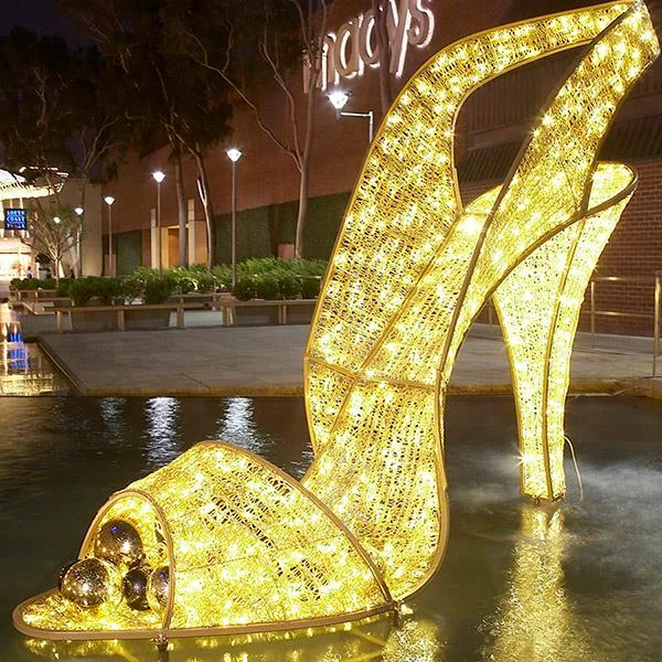 Outdoor Giant Illuminated High Heel Shoe Commercial Street Decor for Shopping Center Theme Park