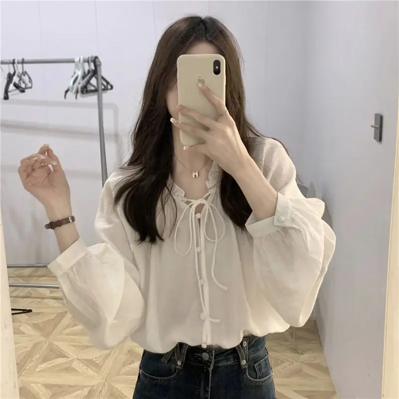 French Style Lace Up Shirt for Women New Chiffon Women\'s High-end Style Long Sleeved Short Loose Top