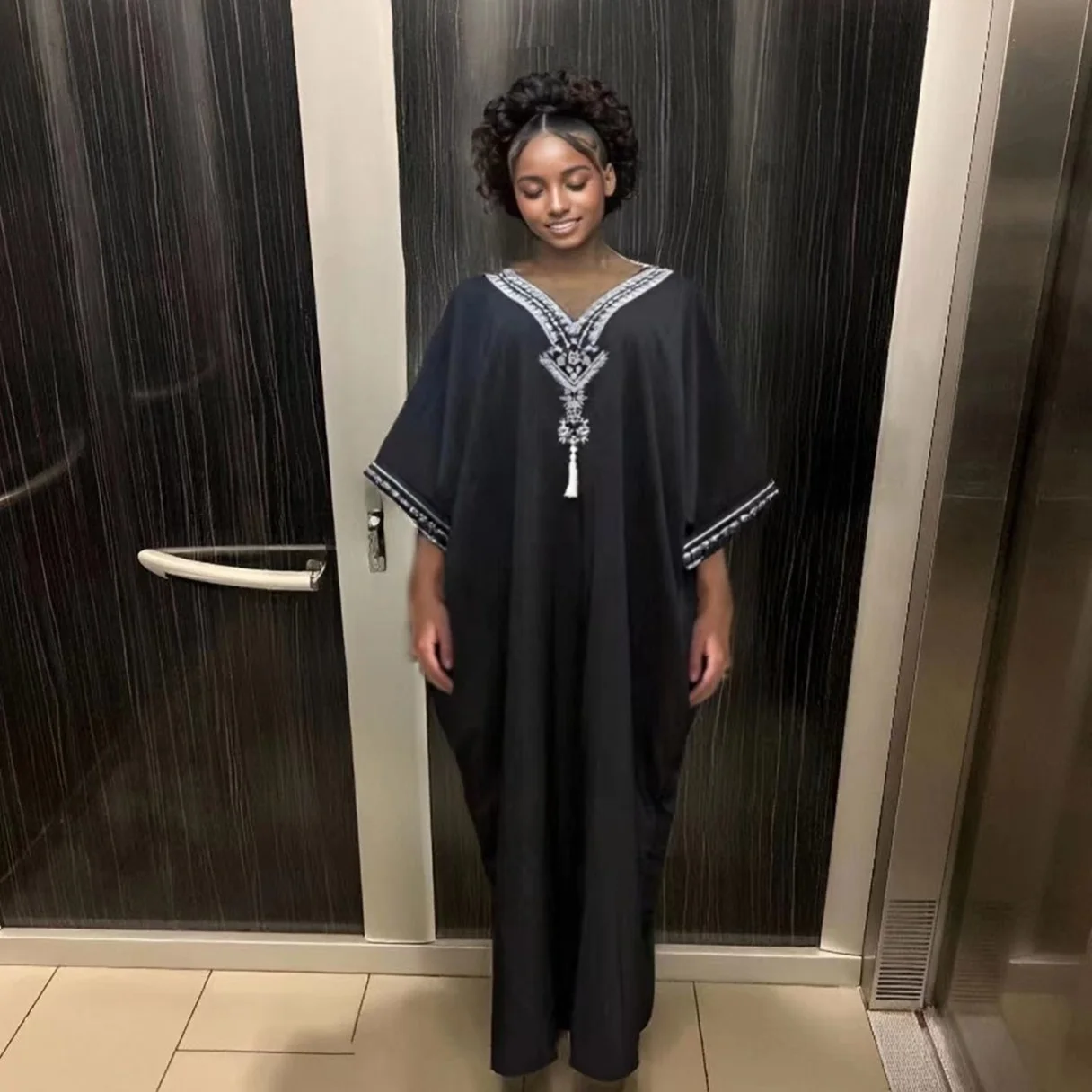 2025 موضة جديدة حار نمط متعدد الألوان أنيقة الرجعية لون نقي الربيع والخريف المطرزة الشرق الأوسط طويلة الأكمام فضفاضة Bubu الموسع رداء الأفريقي مسلم فستان نسائي غير رسمي