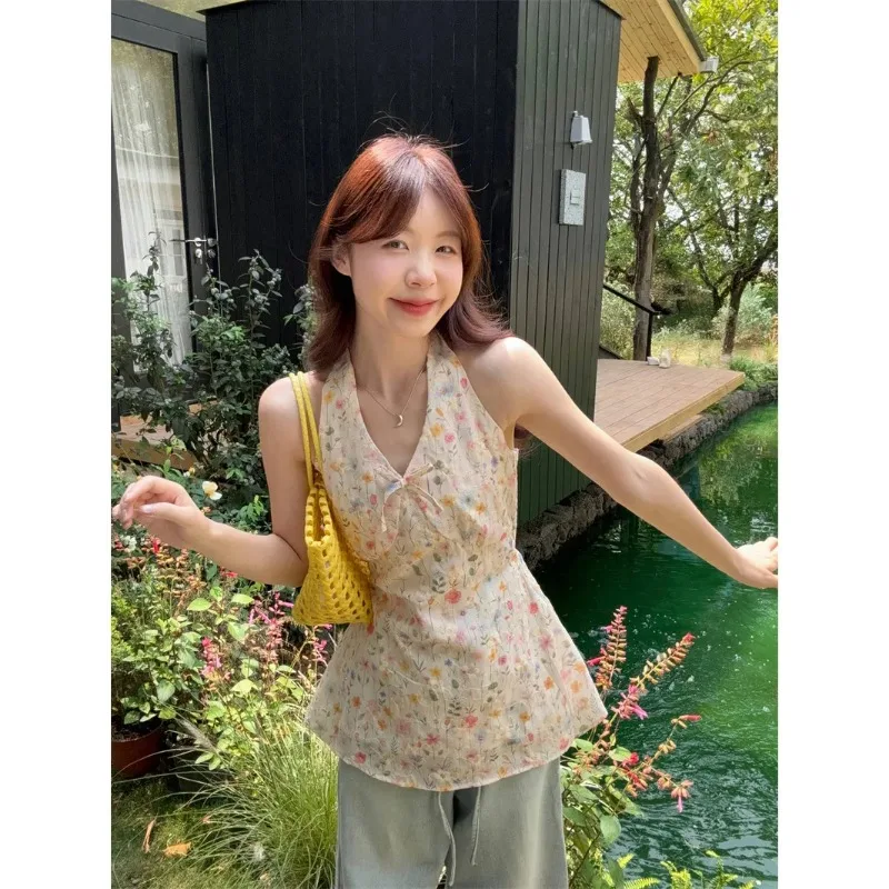 

Women's Sweet Floral Print Halter Neck Tie Front Peplum Top Sleeveless Summer Blouse