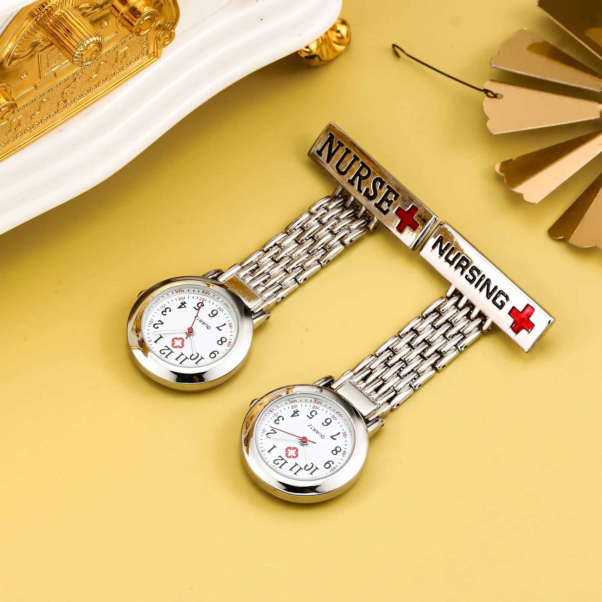 Nurse nursing medical nursing table, hanging table, chest table, high-quality pocket watch, beauty salon worksheet, exam form
