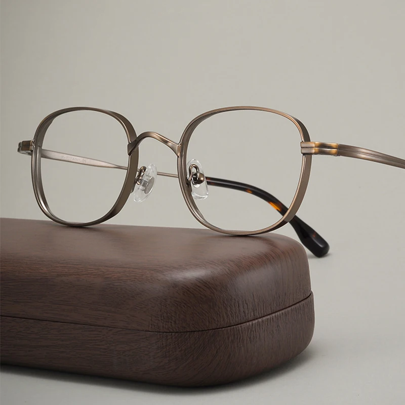 Japanese Replica Pure Titanium IP Electroplating Acetate Tip Glasses Frame Men‘s Women’s Oval Small Face Ultra-Light Eyeglasse
