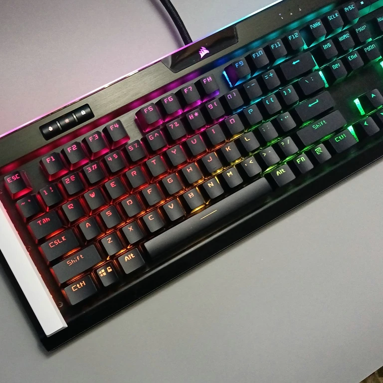 Corsair PBT ปุ่มกดโปร่งใสสําหรับ K70 K65 K68 K63 K95 K100