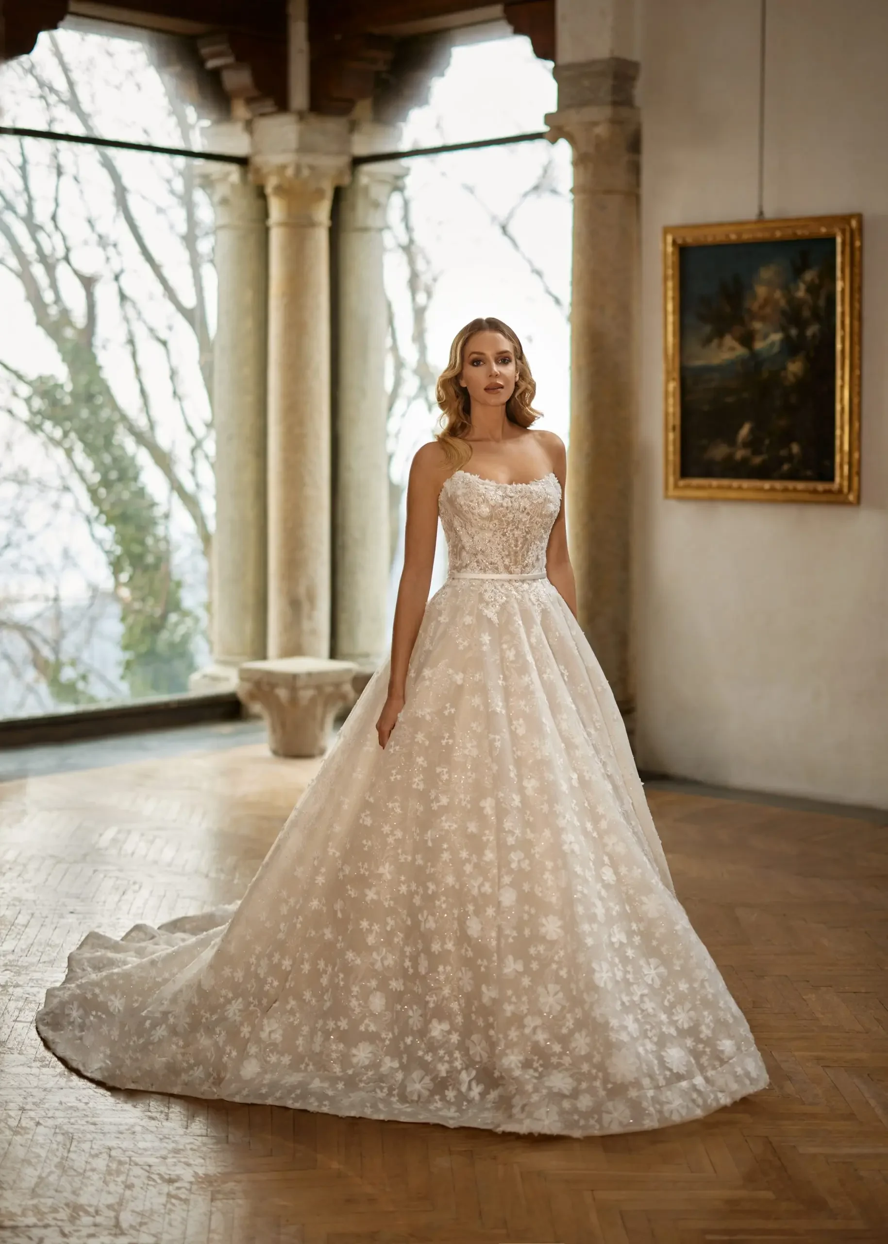 

Customized Ball Gown Wedding Dresses Sweetheart Sleeveless A-Line Wedding Dresses Illusion 3D Flowers Boho Bridal Gowns