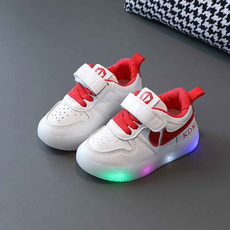 Scarpe da tavola sportive per ragazzi, scarpe per bambini a LED, scarpe bianche piccole casual da ragazza, suole morbide, scarpe antiscivolo e