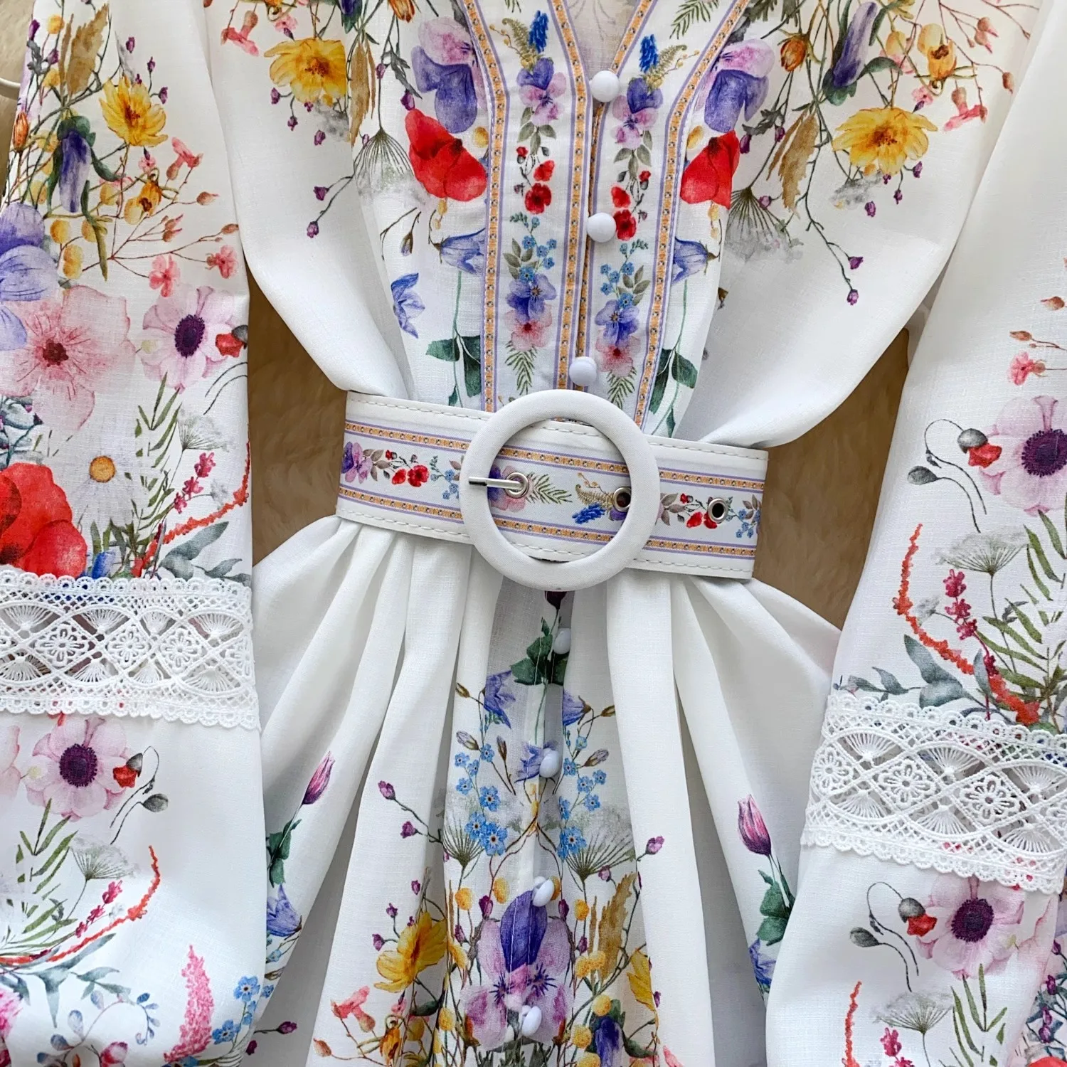 2025 verano encaje empalme precioso flor Mini vestido vacaciones mujeres linterna manga cuello pico cinturón de un solo pecho Vestidos cortos de fiesta