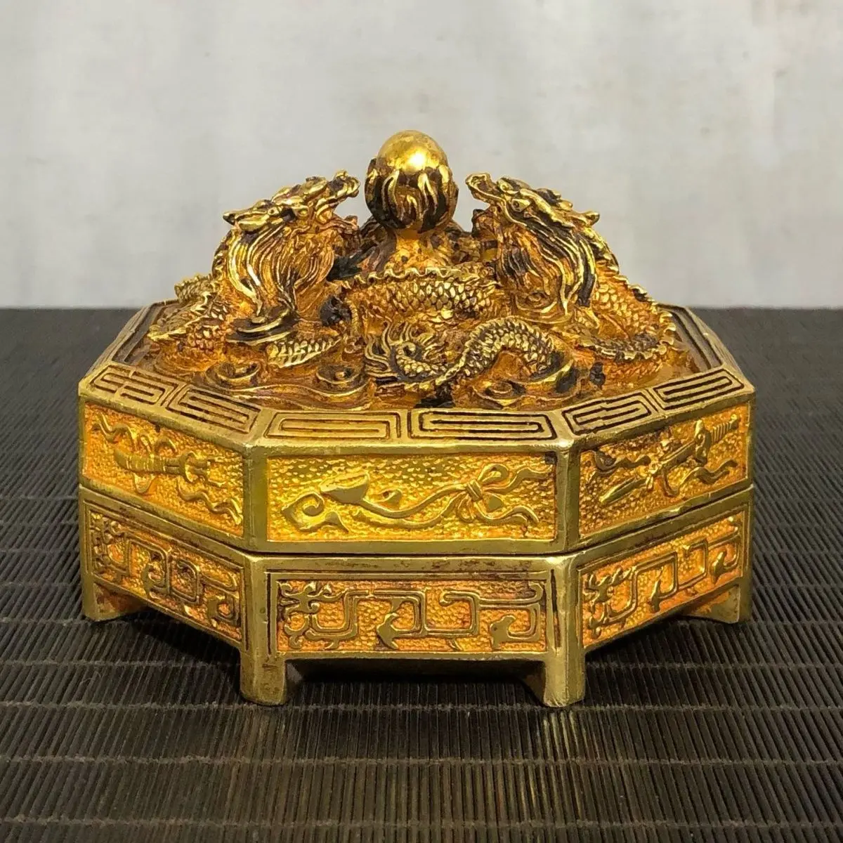 Gilt Octagonal Double Dragon Box Ornament Decoration Tea Pet Figurines Desk Decor Accessories
