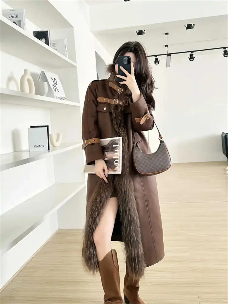 Women's Outerwear 2024 Autumn and Winter New Fashion Item Raccoon fur Collar With Goose Down Lining Long fur Coat for Women WLF