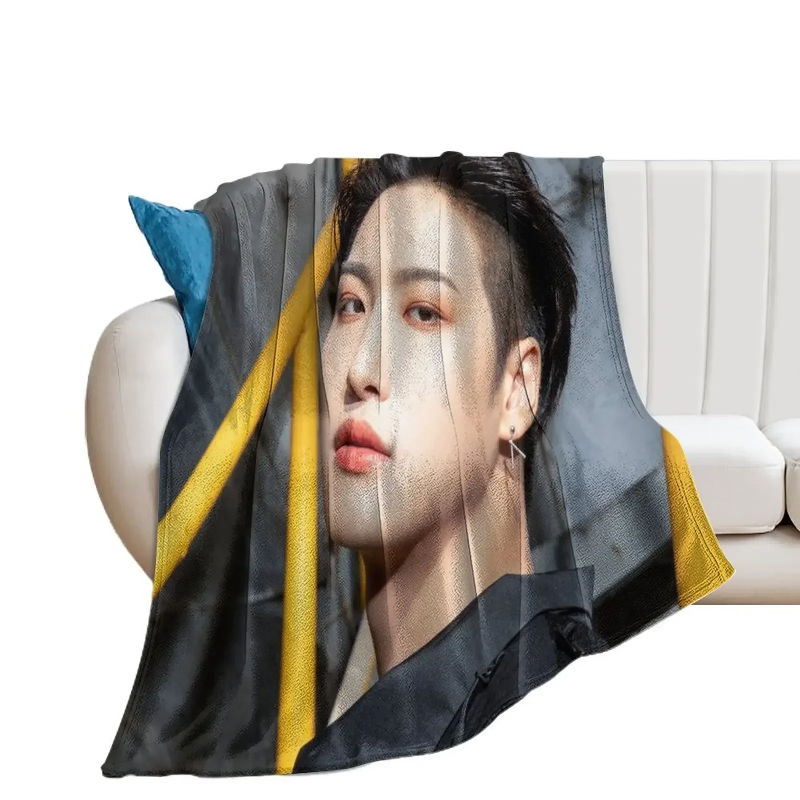 ATEEZ SEONGHWA THE WORLD EP.1 : MOVEMENT GUERRILLA Throw Blanket Sofas Loose Sofa Blankets