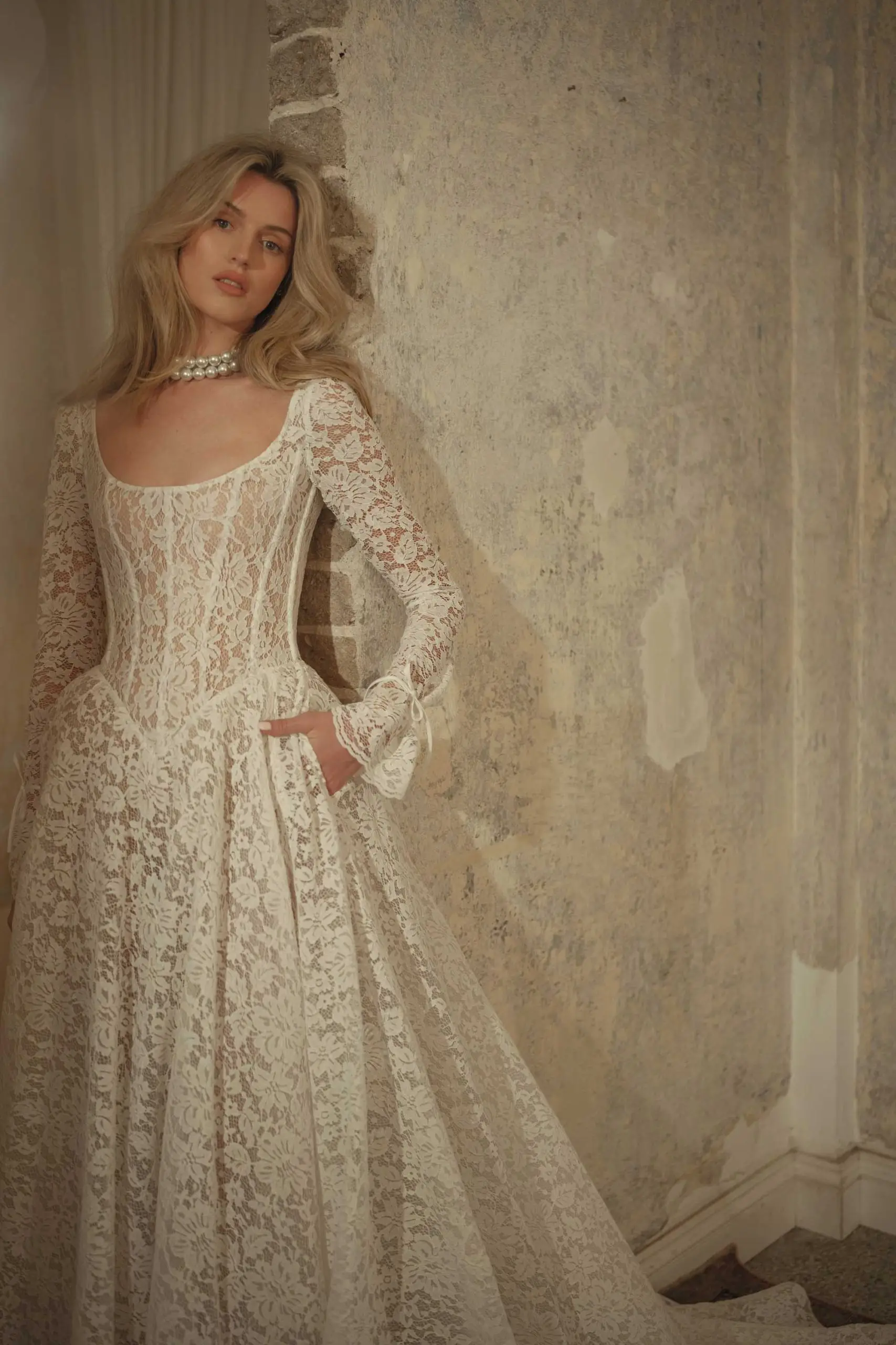 Suknie ślubne koronkowe, suknie balowe dla panny młodej, suknie z długim rękawem, minimalistyczne eleganckie suknie ślubne do ślubu cywilnego szyte na miarę.