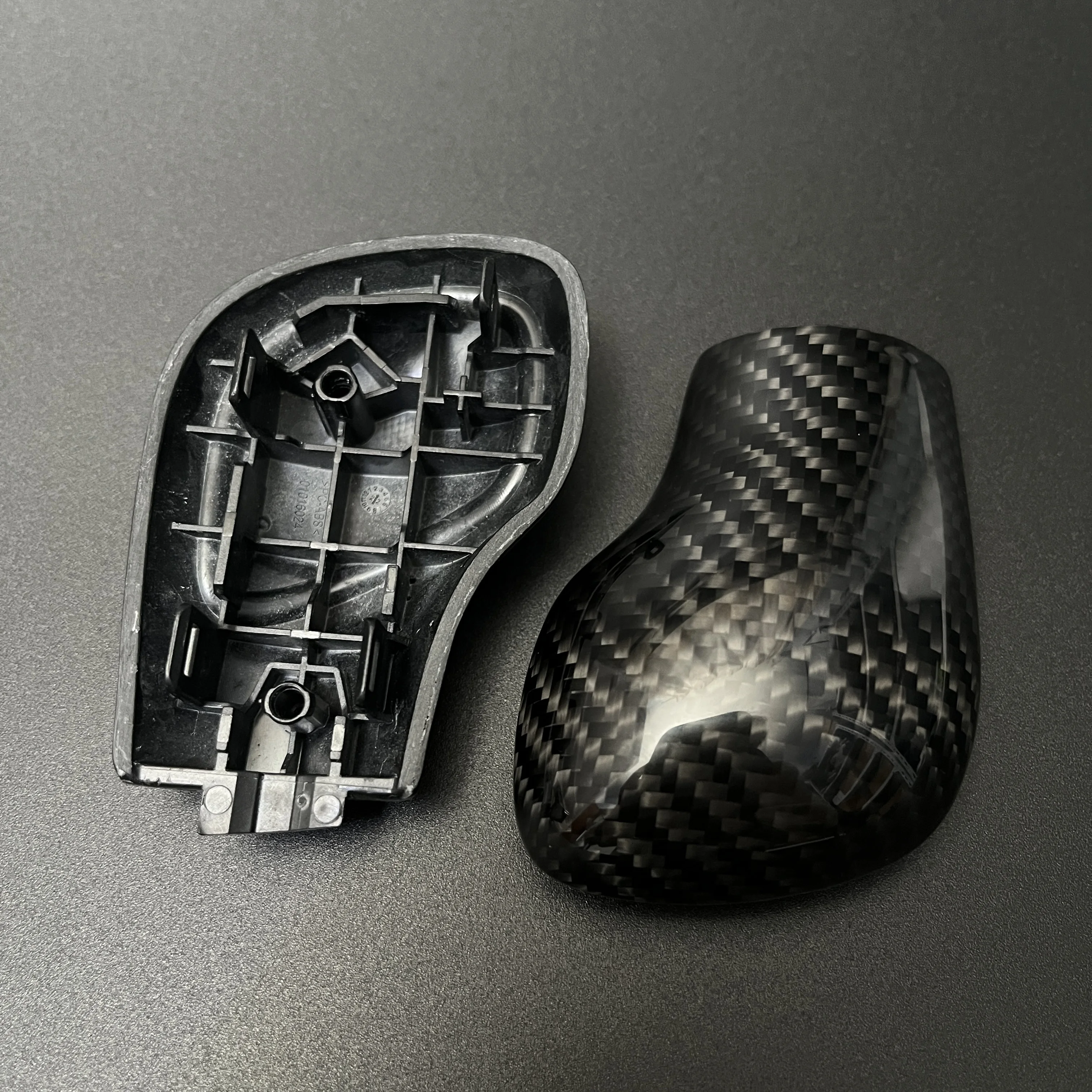 Echte Carbon-Faser DSG-Schaltknaufabdeckung für VW Golf 7 GTI R Tiguan Passat B7 B8 CC R20 Scirocco Jetta MK6 GLI Interieur – Detail 5