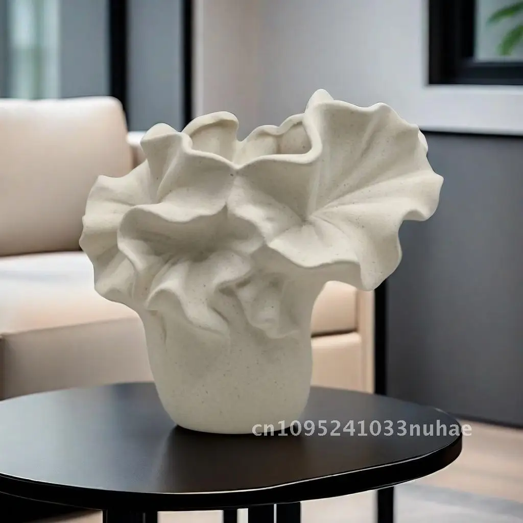 

Bohemian Ceramic Decorative Flower Pot Vase Flower Theme Oval Vase