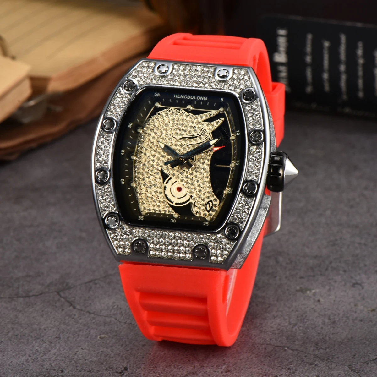 Hot Sale New Silver Diamond horse\'s head Luxury Noble European Men Waterproof Calendar Quartz Watch