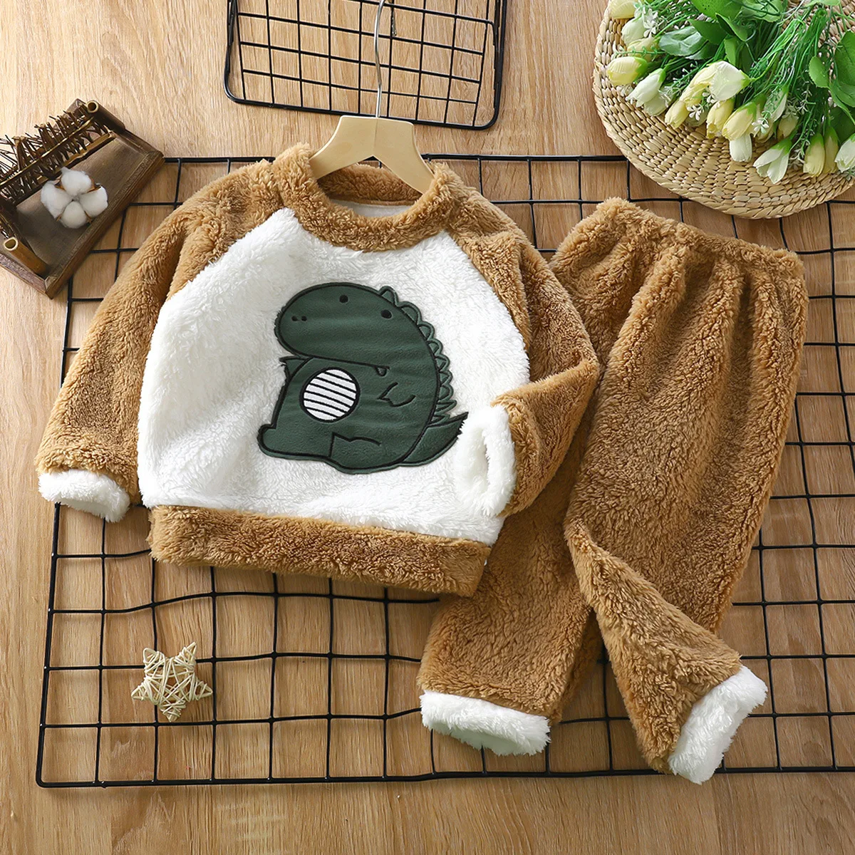 Children's sleepwear set boys' autumn winter flannel cartoon thick sleepwear set girls' warm home clothes two-piece set