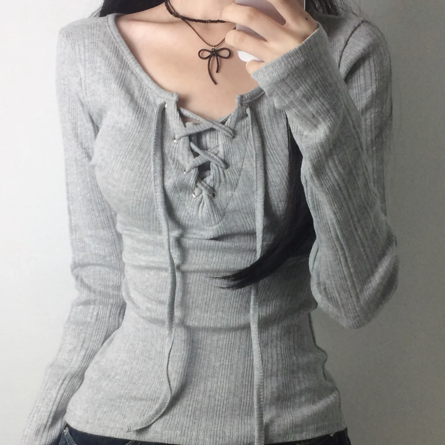 

Korean Pure Desire Style Strap Chicken Eye Rope Design Long Sleeve T-shirt Simple and Versatile Casual Atmosphere Basic Top