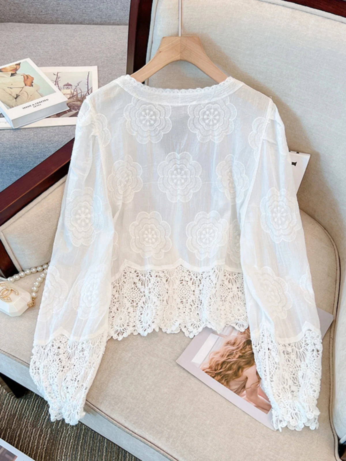 Ele Embroidered Long Sve Lace irt Hollow out Design Early Autumn Sle Women's Premium Quali Top Button up V Ne