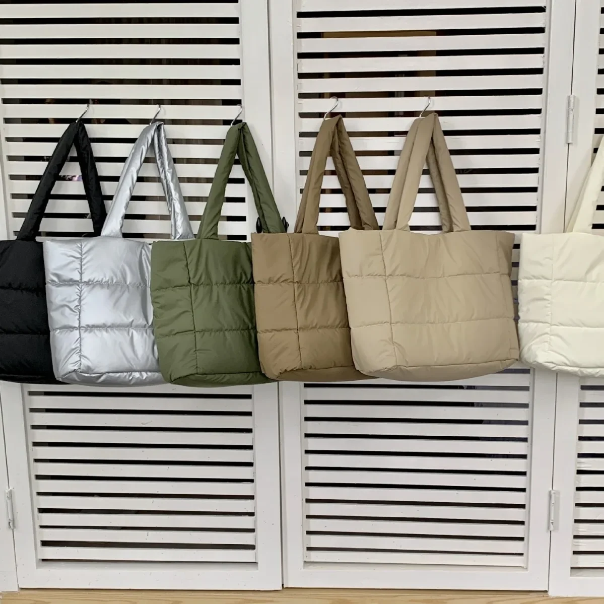 Winter Brand Design Duffel Bag for Women Big Totes Female Plaid Shoulder Bags padded Handbags Down cotton bag large capacity image 2