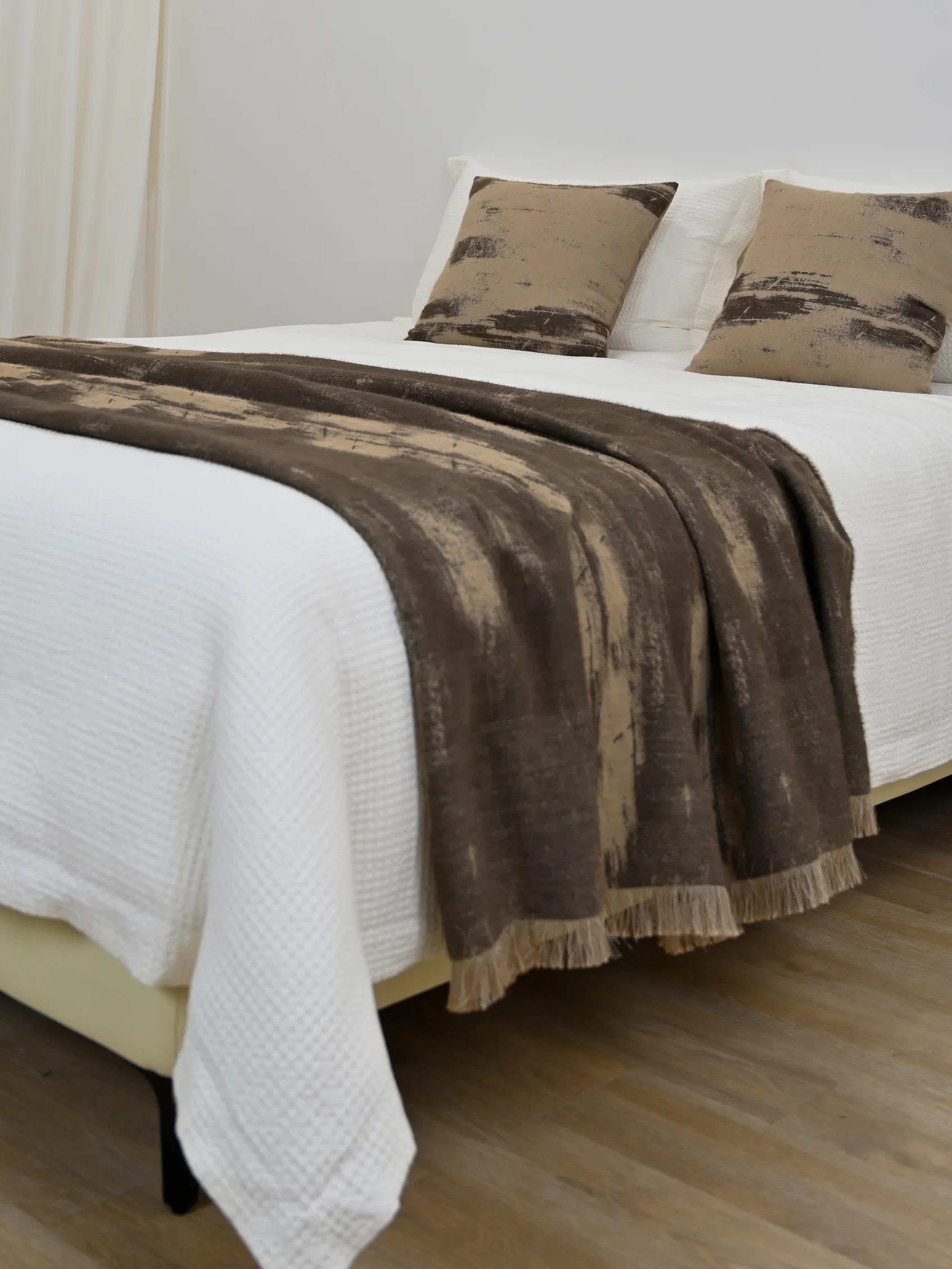 

Двустороннее коричневое покрывало для дивана с кисточками в стиле Ваби-Саби, полотенце для отелей и гостевых домов, подходящее к подушкам, а также полотенце для изножья кровати