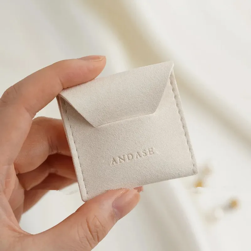50pcs Custom Logo Printed Small Envelope Flap Microfiber Gift Bag Jewelry Pouch Suede Packaging Organizer Bags for Ring Necklace