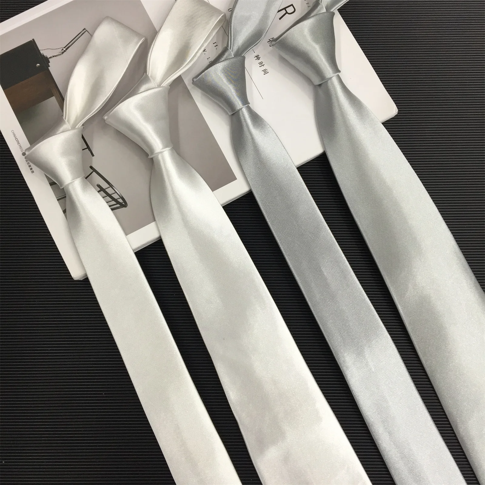 Pure white tie pocket towel light silver gray white Korean narrow formal wear casual activity hand zip Neck tie