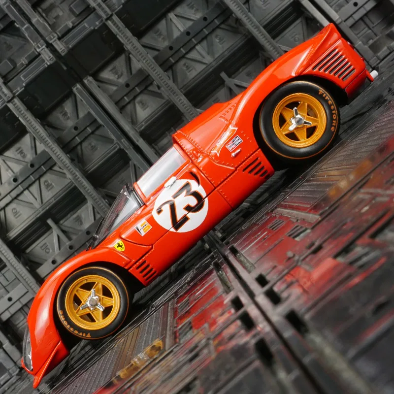 Bburago1:24Ferrari 330P4 Daytona 1967 alloy racing car model car ornaments collection front wheel can be turned to open the door