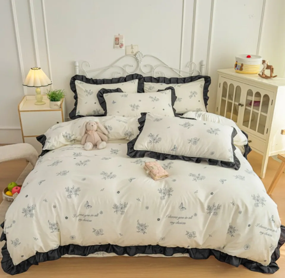 Soft and skin-friendly French-style light luxury Hepburn-inspired lace four-piece set bedding set for student dormitory sheets