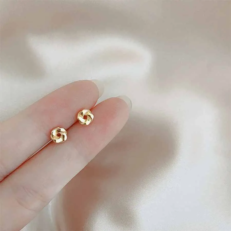 Minimalist Hollow Small Flower Stud Earrings For Women Girls Gold Color Cute Heart Cartilage Tragus Ear Piercing Jewelry Gift