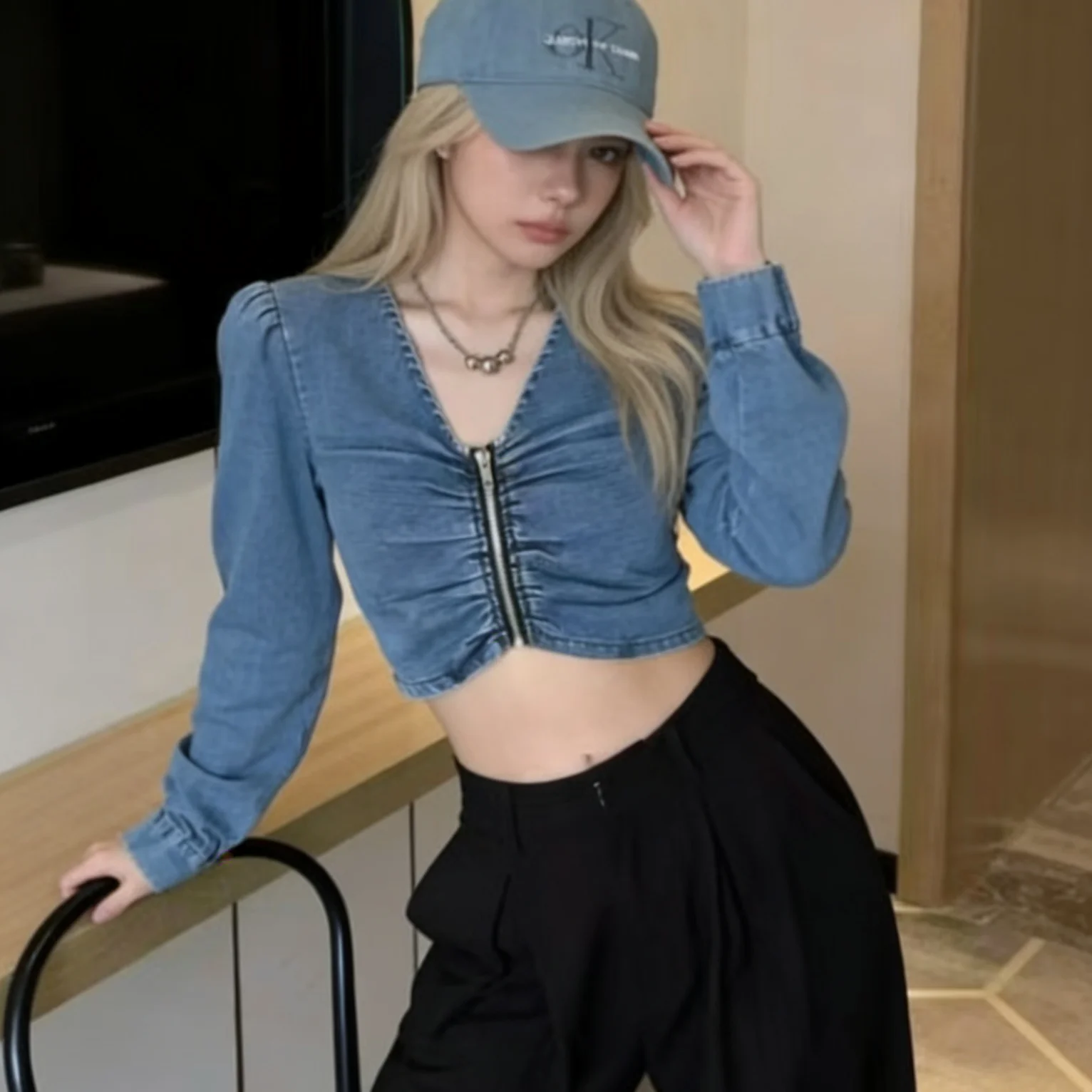 

Chic American V-neck Bubble Sleeve Zipper Slim Fit Long Sleeve Denim Top Women's Fashion Summer Short Coat Cotton Polyester