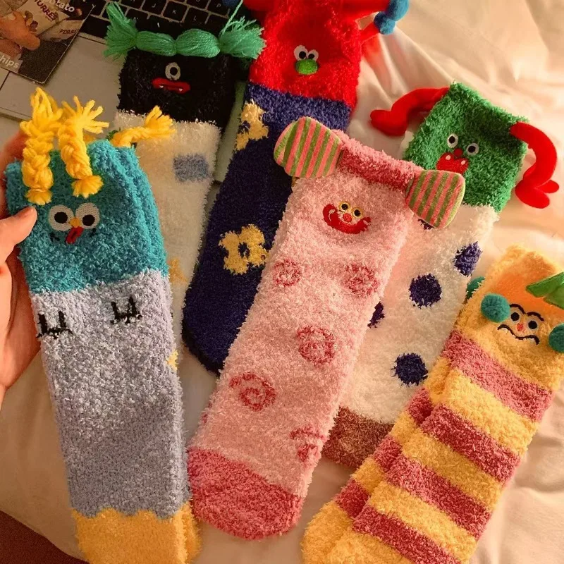 

Новинка 2025, новые забавные пушистые полосатые носки-трубы в горошек, осенние и зимние теплые домашние носки с коралловым клоуном