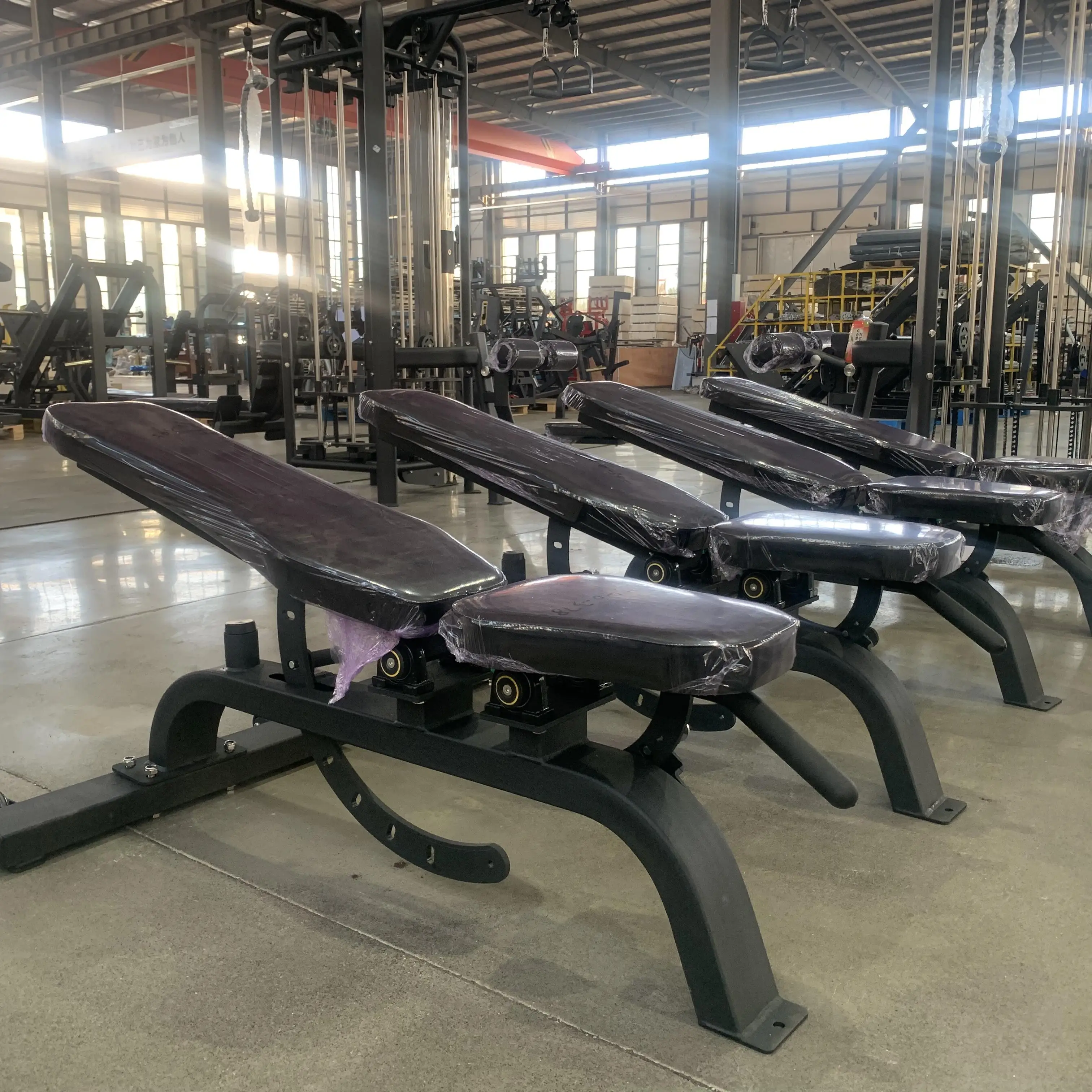 

Super Bench Adjustable Training Bench - Commercial Gym Equipment for Sit-Ups & Dumbbell Workouts