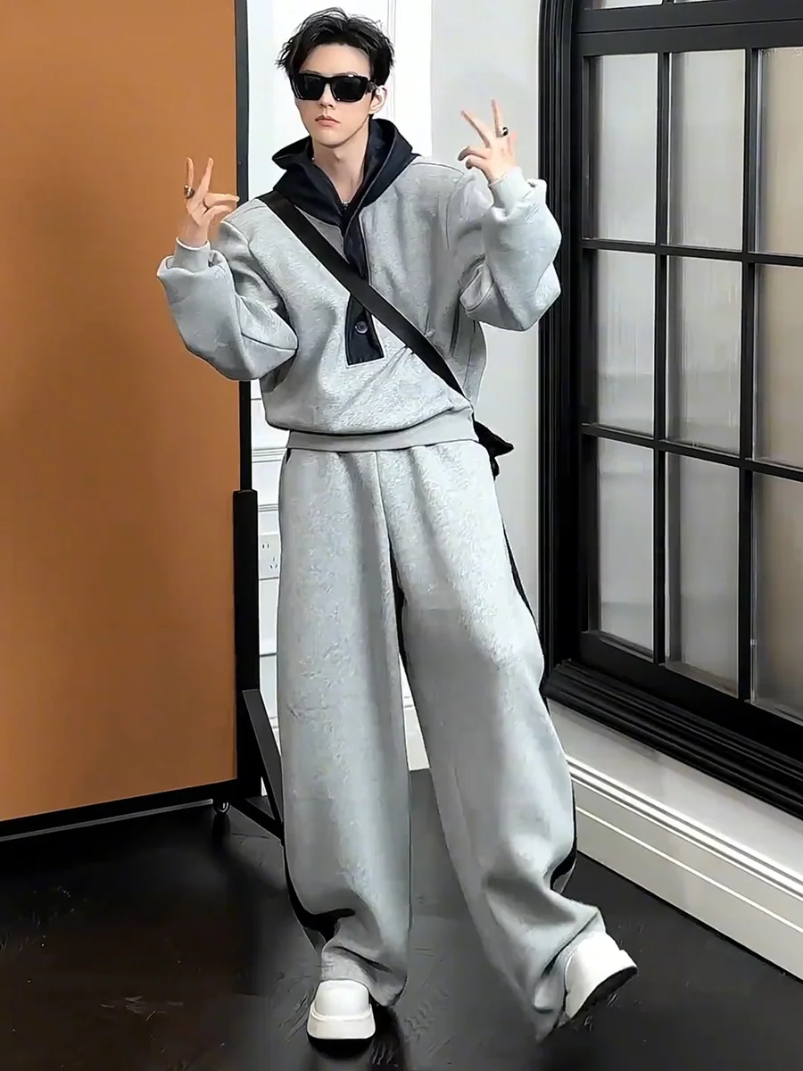 

Весенний модный мужской джинсовый комплект с худи и брюками в стиле пэчворк, повседневный спортивный костюм с длинными рукавами, молодежный дизайн, стильные длинные брюки