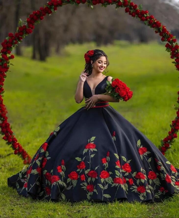 Vestido de quinceañera negro con bordado Floral, traje de 15 años, color rojo, fiesta de graduación, 2024