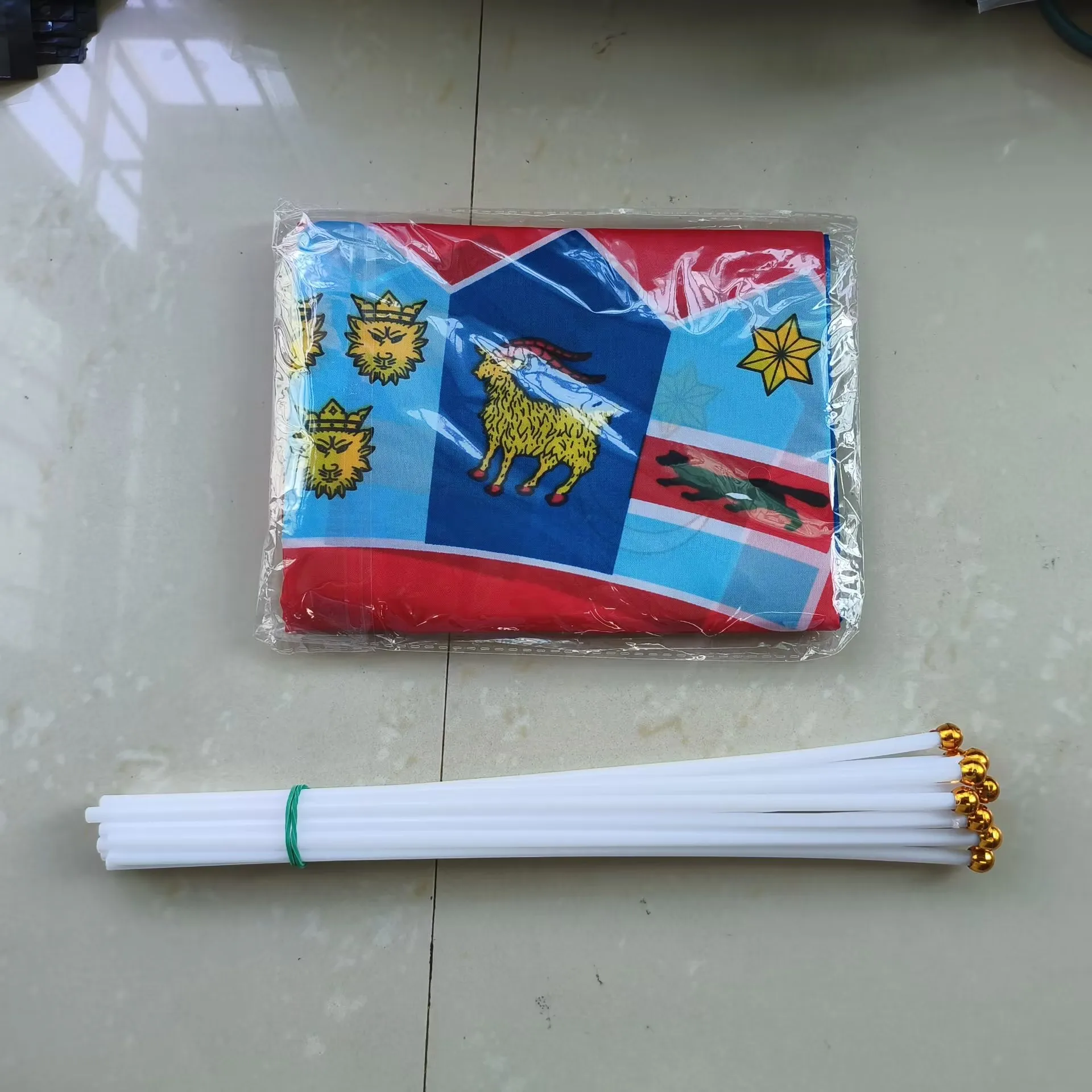 Aerlxemrbrae  50pcs/lot 14*21CM  Croatia  hand flag  Croatia Hand Waving banner with Plastic Flagpole for Events