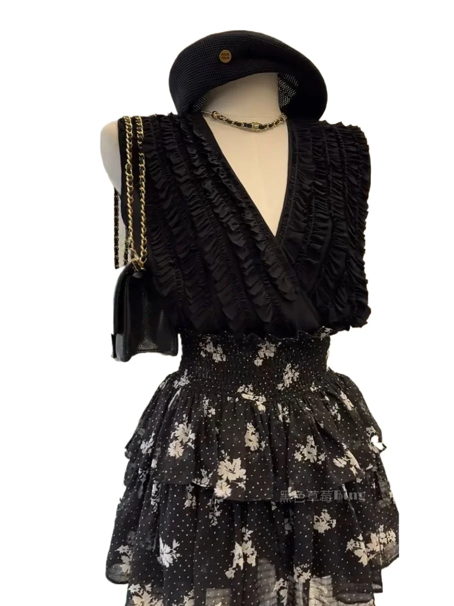 

2025 Retro V-neck Sleeveless Vest Top + Women's Summer High Waisted Floral Puffy A-line Skirt Womens Two Peice Sets