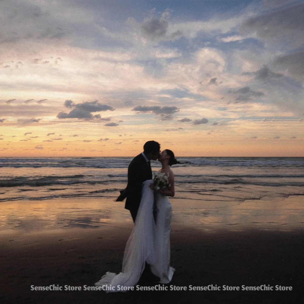 Vestidos de novia de lujo 2025, vestido de novia de sirena elegante sin mangas sencillo de Corea para mujer, impresionante vestido de recepción personalizado