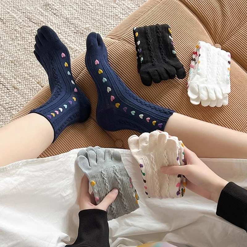 女性のための柔らかいハートの5つの指の靴下,快適なスリッパ,女性のフロアスリッパ,カラフル,暖かい冬の靴下,5つのつま先