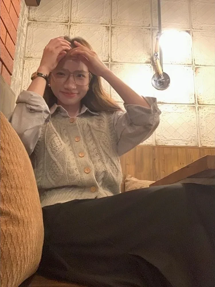 2025 Ropa Mujer بلا أكمام س الرقبة الدبابات عادية معطف بلوزات على الموضة واحدة الصدر محبوك سترة للنساء خمر تويست صدرية