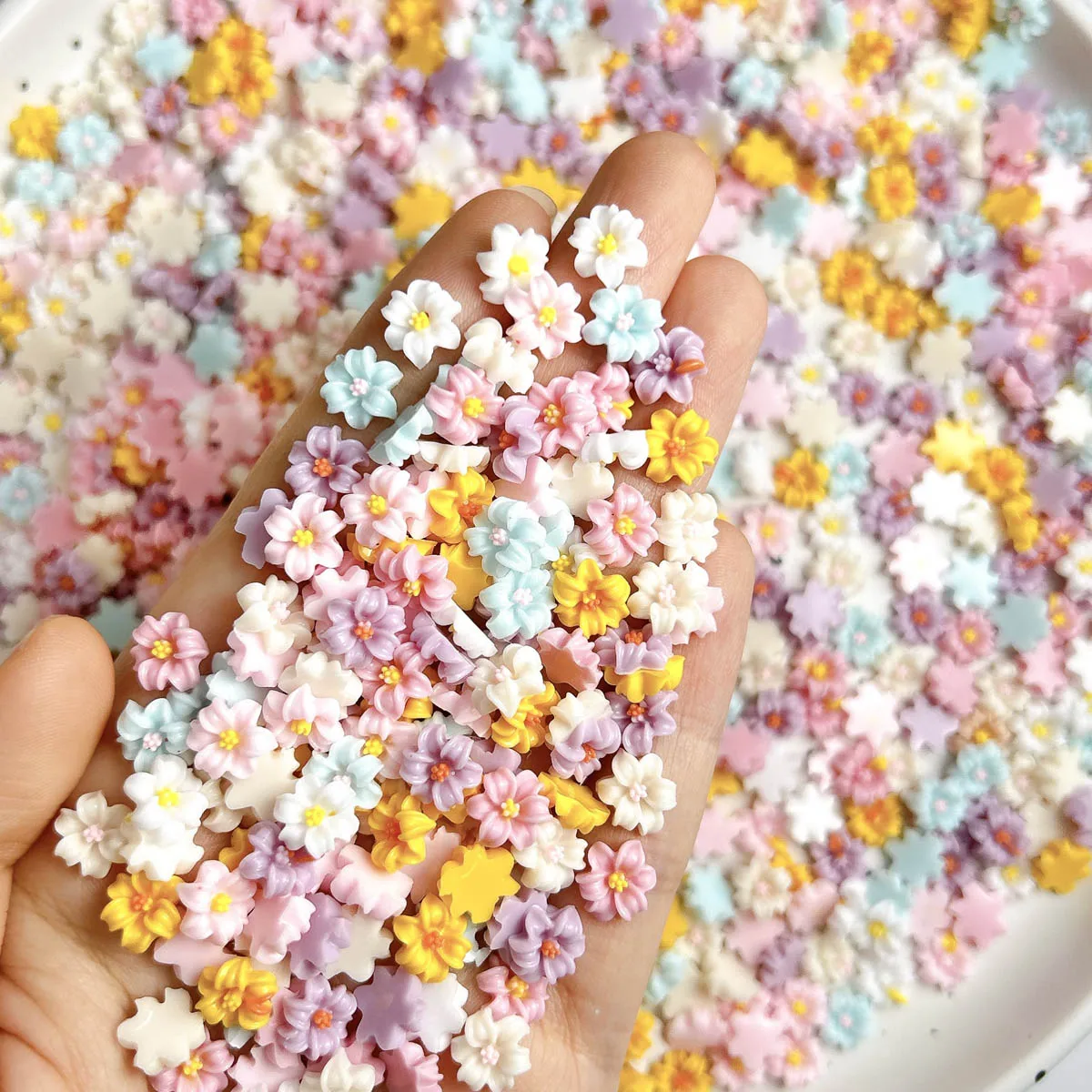 

50PCS Dopamine Colored Sweet Resin Blossoms Series Nail Charms 3D Simulated Daisy Five Petal Flowers Nail Art Decorations DIY
