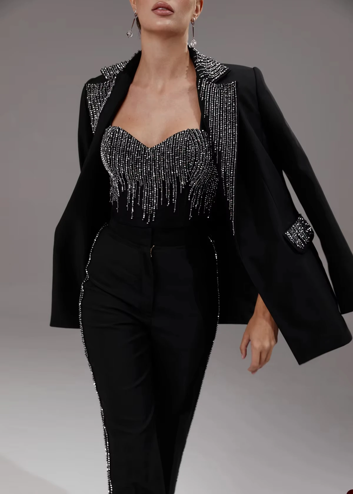 Женские брючные костюмы с блестками, приталенный блейзер для девочек, комплект из 3-х предметов, индивидуальный пиджак ручной работы с бусинами для женской вечеринки, выпускного вечера, свадебной одежды