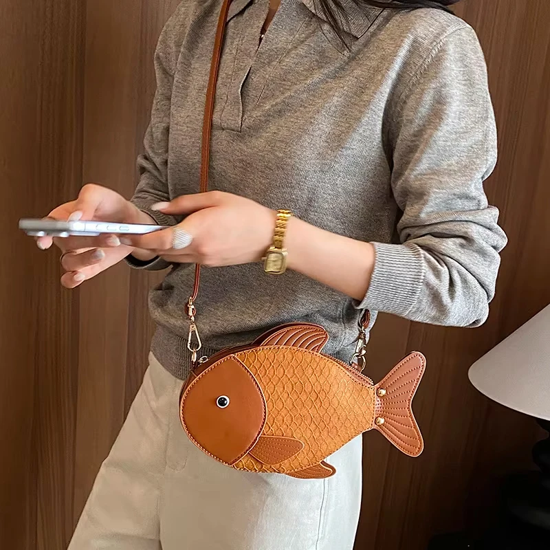 Koi-Fisch-förmige Umhängetasche, Damen-Sling-Bag, Kreative PU-Handtasche, Niedliches Einzigartiges Design für den täglichen Arbeitsweg, Münzbörse – Detail 9